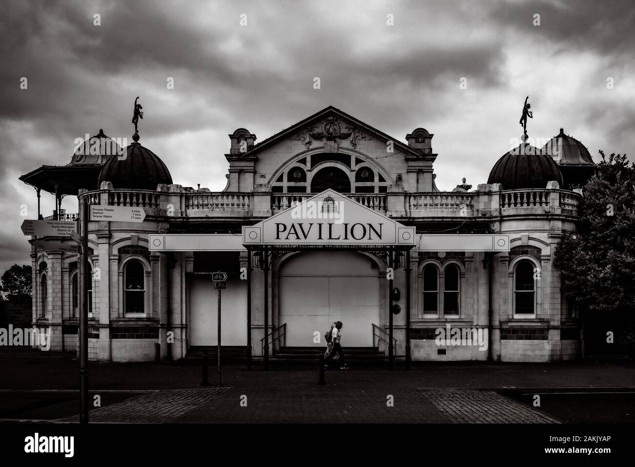 Alter Pavillon am Torquay Seafront in Devon England 2019 Stockfoto