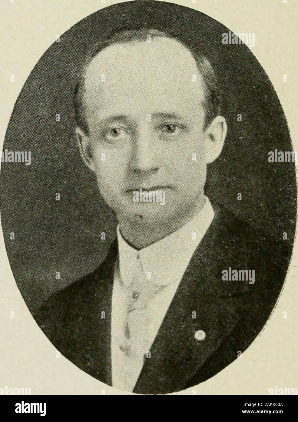 Gebäude mit Charakter und Lesen; eine Korrelation der Tatsachen der Psychologie und Physiologie in ihrer Beziehung zu Seele Disziplin und Physiognomie. (Abb. 8) Herr A,. Prof. F.E. Billingtan (Abb. 9) TEMPERAMENTE Psychologen, Staatsmänner, und in der lebenswichtige combinationwith, bilden ausgezeichnete Redner, musi-Cians, Ärzte und religiöse Führer. JudgeB. E. Lindsey und Prof. F.E. Billington (Abb. 9) sind gute Beispiele für diesen Temperament. Mit Kindern dieser Organisation mit großer Sorgfalt isnecessary. Sie sollten einfach, aber Nour - ishing Essen in großer Vielfalt, da sie müssen gezwungen notbe zu essen, die Sie o Stockfoto