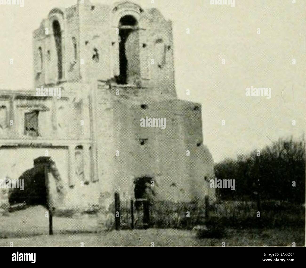 Expeditionen organisiert oder in von der Smithsonian Institution. teil. . Fk;. 100.- Ruine ni San Jdse (k-I um; icacori, Arizona. Foto: fewkes. Tumacacori, auf der Santa Cruz River, südlich von Tucson, Arizona. Gab es früher mehrere dieser Kirchen thebanks entlang dieses Flusses, von denen eines, das nächste zu Tucson, ist calledSan Xavier del Bac. Dieses Gebäude - ist immer noch in Gebrauch, in-beenrepaired und erweiterten die Bewohner der Wiehern - langweilige Dorf Papago Indianern unterzubringen. Ein paar Kilometer südlich von San Xavierare Reste der alten Siedlung Tubac, und die Mauern des Stockfoto