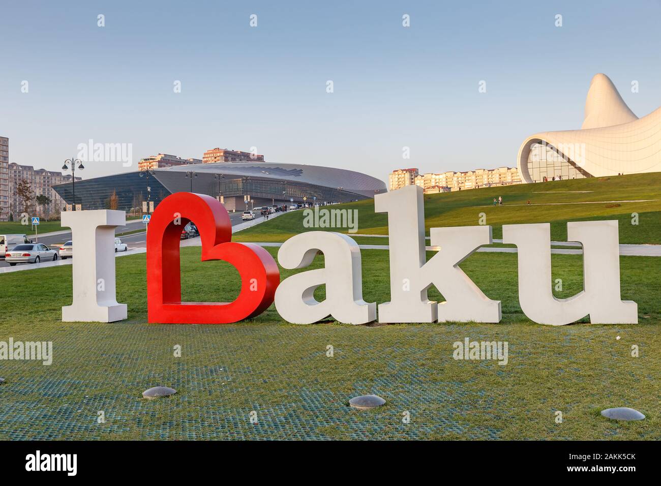 Baku, Aserbaidschan - November 12, 2019: Ich liebe Baku Denkmal in der Nähe des Baku entfernt. Baku Stockfoto