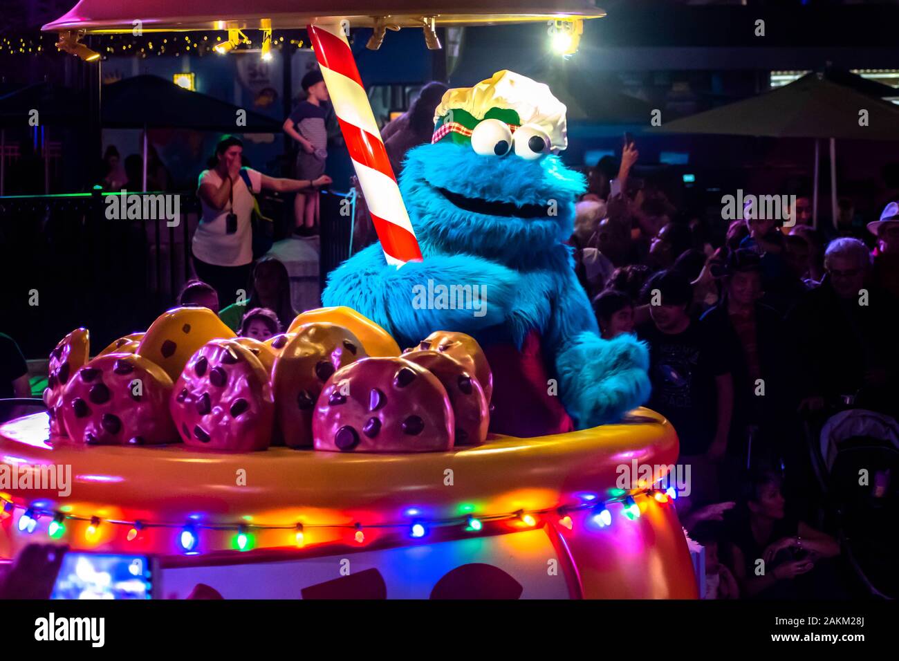 Orlando, Florida. 30. Dezember 2019. Cookie Monster in der Sesamstraße Christmas Parade in Seaworld Stockfoto