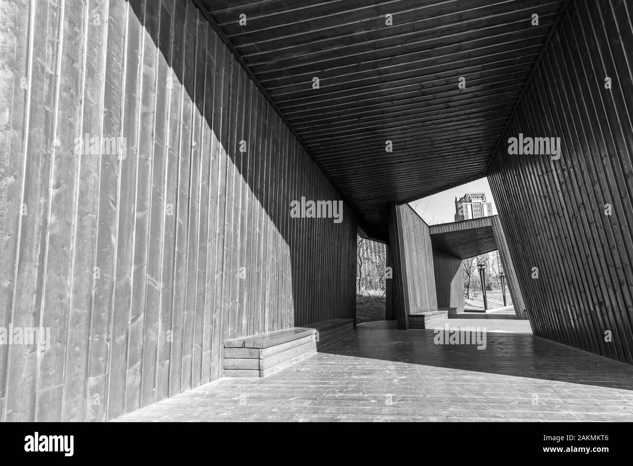 Holz- Korridor im Park, Nanchang, China. Stockfoto