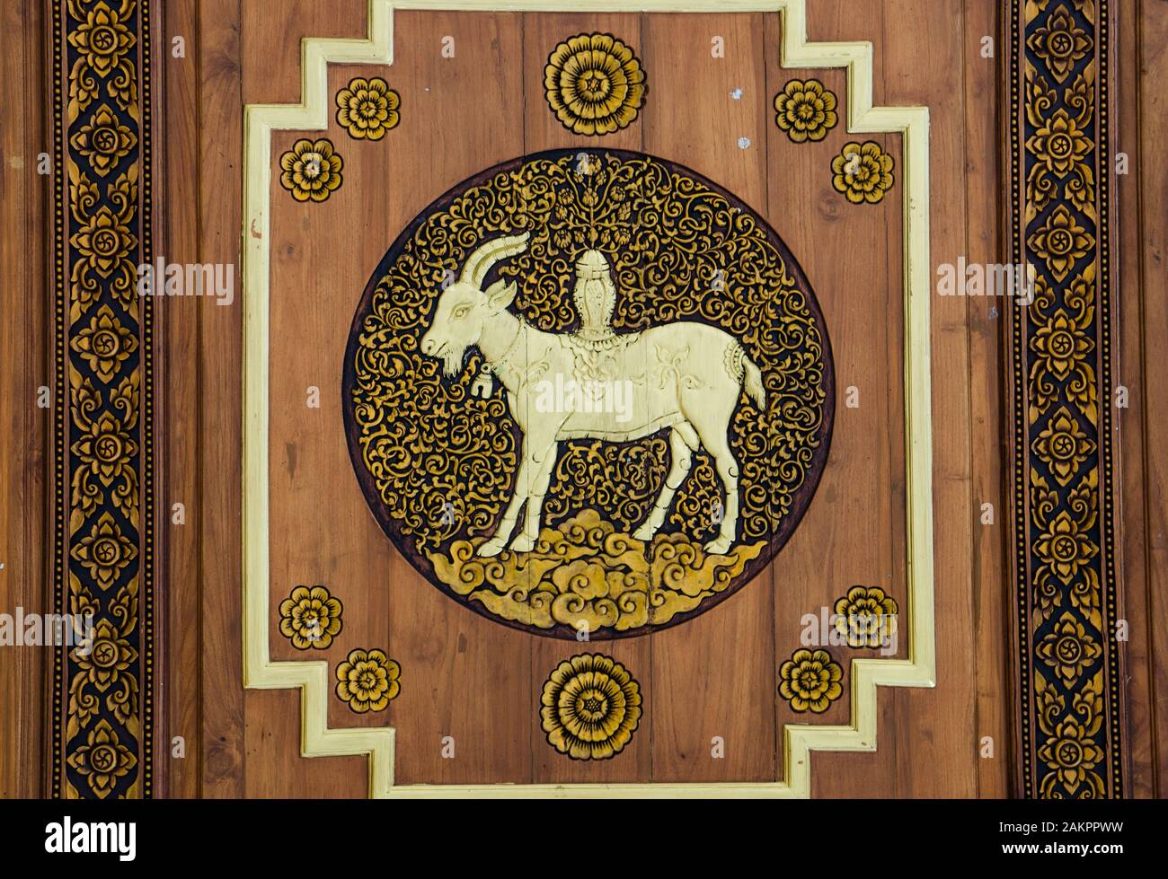 Tierkreiszeichen aus Holz karve Stockfoto