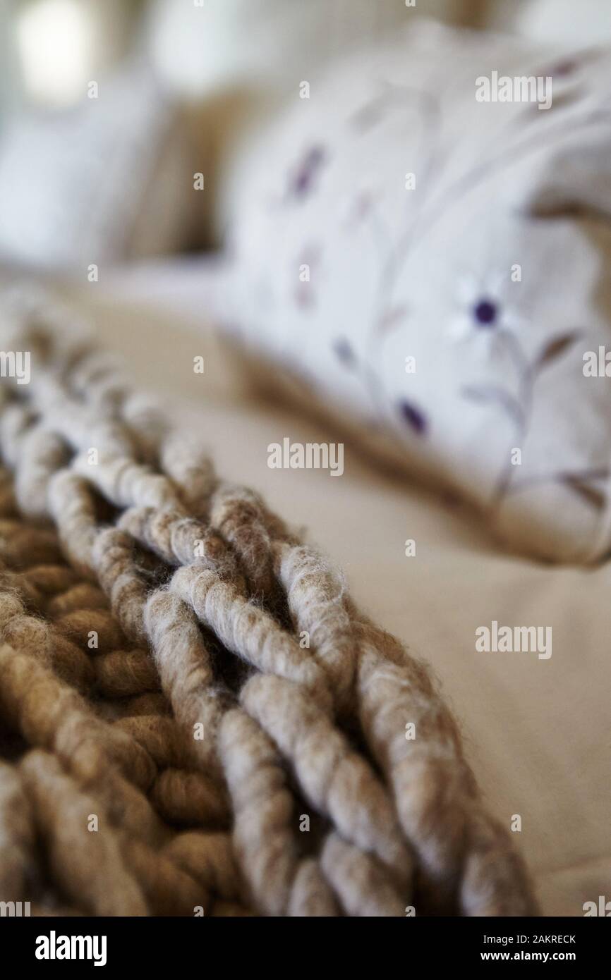 Klobiger Strickwurf Stockfoto