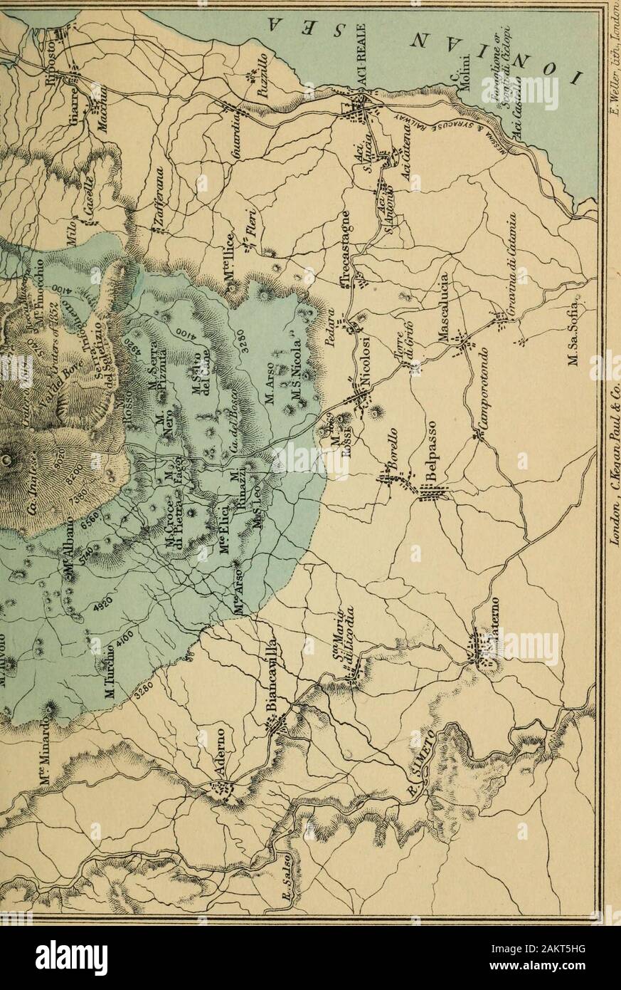 Ätna: die Geschichte des Berges und seiner Ausbrüche. Ätna. Eine GESCHICHTE DES BERGES UND SEINER Ausbrüche. Kapitel I GESCHICHTE DES BERGES. Position.-Name - Angabe der Ätna von frühen Autoren. - Pindar.- iEschylus. - Thukydides. - Virgil. - Strabo. - Lukrez. - lucilius Junior. - Ätna die Heimat der frühen Mythen. - CardinalBembo. - fazzello. - filoteo. - Frühe Karten auf den Berg.-Hamilton. - houel. - brydone. - Ferrara - Recupero.- CaptainSmyth.- Gemellaro; seine Karte von Ätna. - Elie de Beaumont.-Abich. - Hoffmann.-von Waltershausens Atlas des Aetna. - Lyell. - Karte der italienischen Stato Maggiore. - Carlo Gemellaro. - Orazio Si Stockfoto