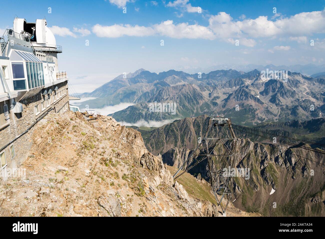 Der Pic du Midi Observatorium auf dem Gipfel des Pic du Midi de Bigorre der französischen Pyrenäen. Stockfoto