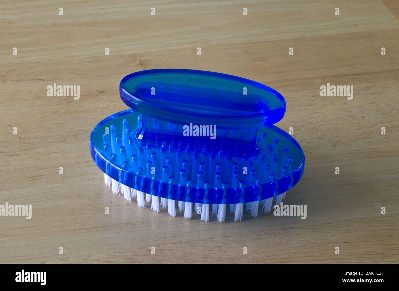 Kunststoff blau Nailbrush oder Nagelbürste Stockfoto