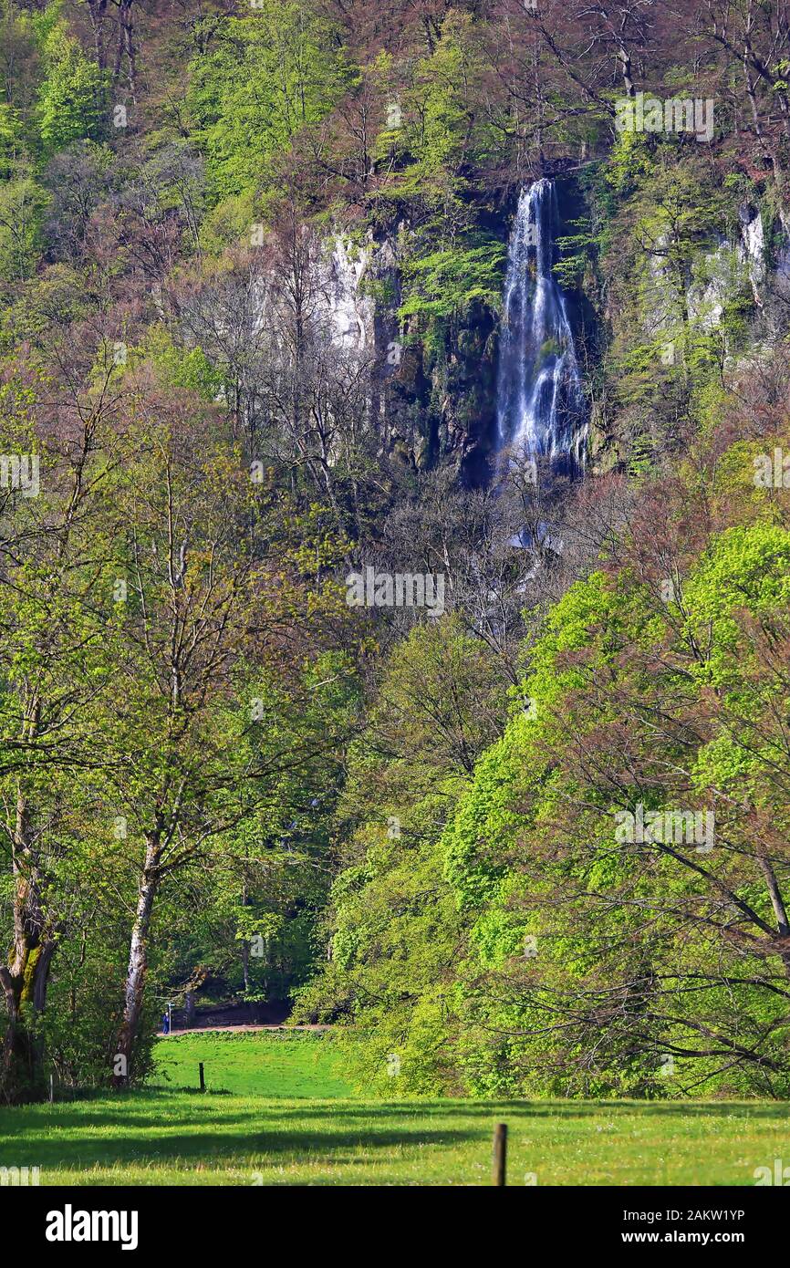 Uracher Wasserfall Bad Urach ist eine Stadt in Deutschland, mit vielen wunderbaren Landschaften Stockfoto