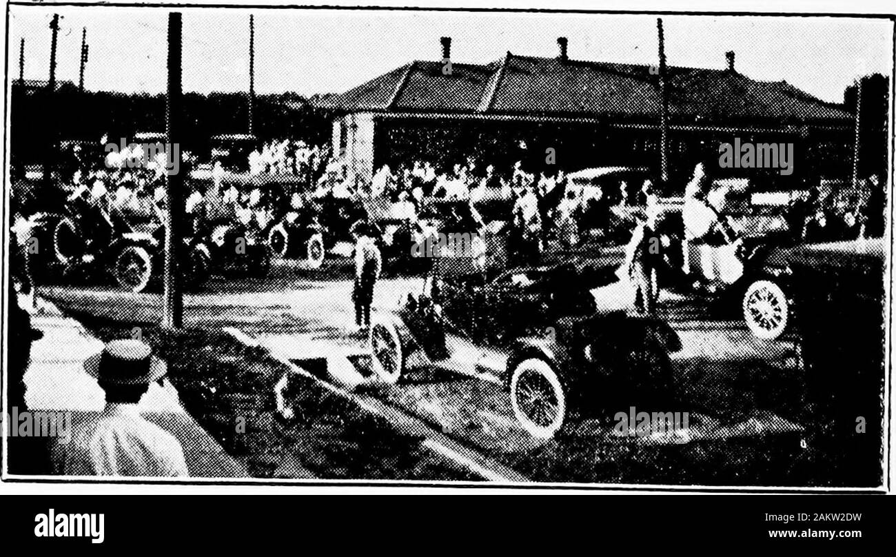 Belleville Social Survey. COURT HOUSE SQUARE, ein Civic Center. ROCK ISLAND DEPOTEntrance zu Stadt, wo Sie ihre Gäste empfängt. BELLEVILLE SOCIAL SURVEY 11 Municipal. Verwaltung Belleville ist eine Stadt der zweiten Klasse mit einem Bürgermeister und sixcouncilmen, zwei aus jeder der drei Stationen. In der heutigen Zeit Gemeinschaft liegt in der Art der Männer halten öffentliche Positionen Glück. Der Bürgermeister, die Stadträte und der Stadt ofUcials, obwohl servingwithout Zahlen oder für die Nominallöhne, sind von ihrer führenden Bürgern. Der hohe Grad der Männer im Amt zweifellos Konten für die erfolgreiche Beendigung des Verfahrens Stockfoto