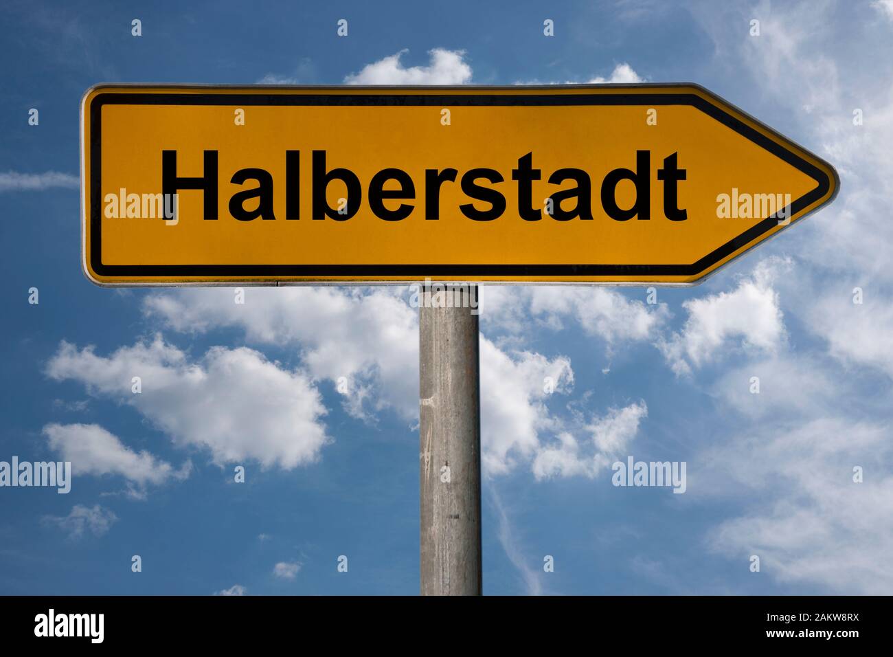 Detail Foto von einem Wegweiser mit der Aufschrift Halberstadt, Sachsen-Anhalt, Deutschland, Europa Stockfoto