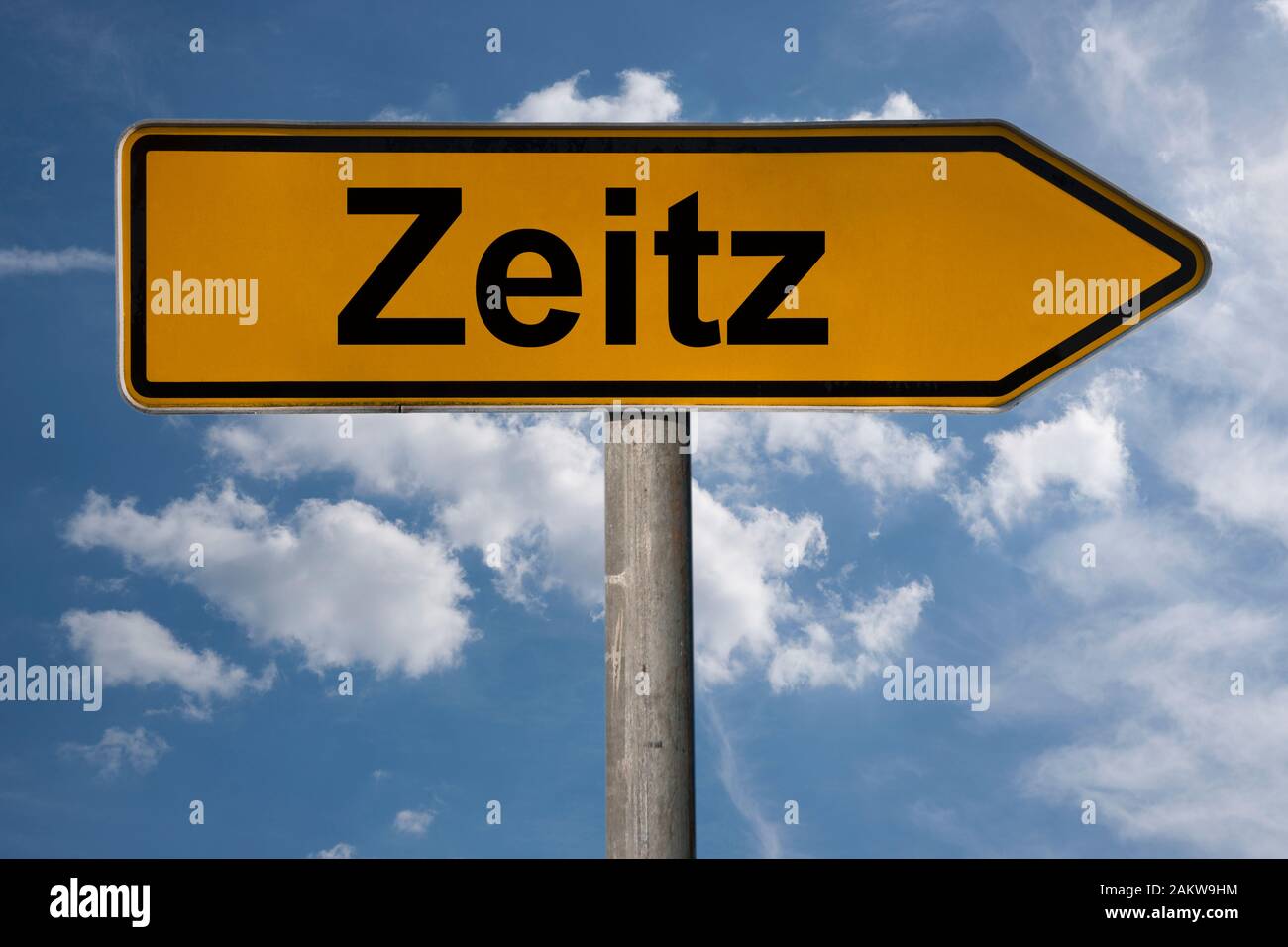 Detail Foto von einem Wegweiser mit der Aufschrift Zeitz, Sachsen-Anhalt, Deutschland, Europa Stockfoto