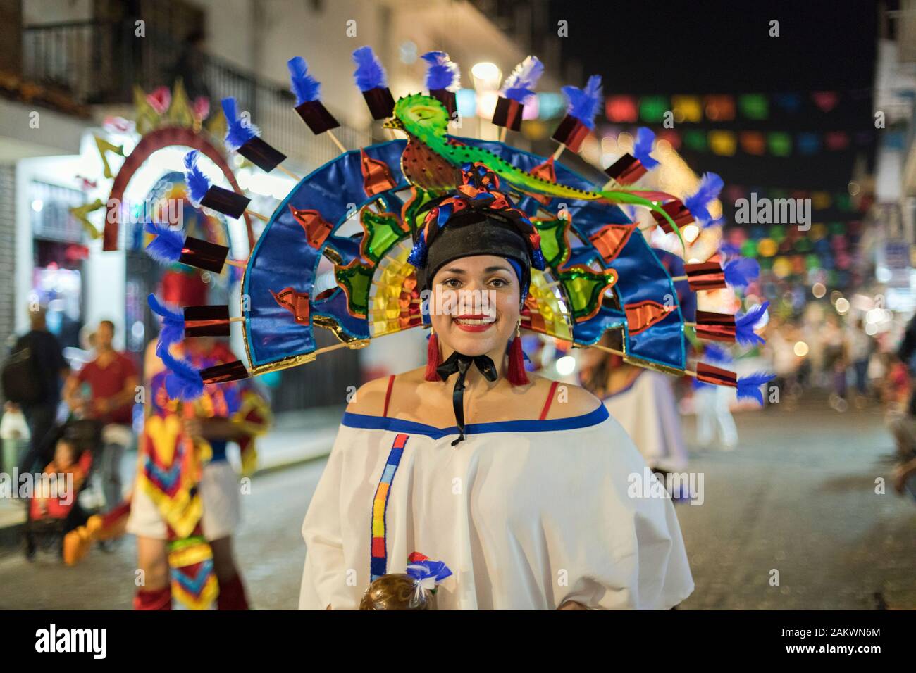 Mexiko, Puerto Vallarta, Jalisco, indigenen Teilnehmer, die an das Festival "Unserer Lieben Frau von Guadalupe' Stockfoto