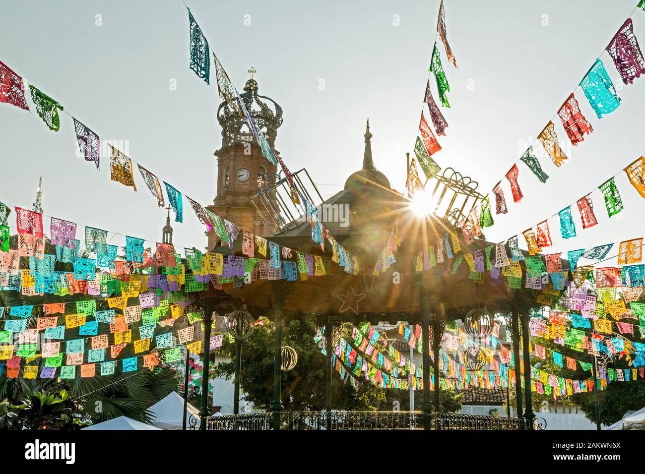 Mexiko, Puerto Vallarta, Jalisco, musikpavillon für ein Festival bei Sonnenaufgang eingerichtet Stockfoto