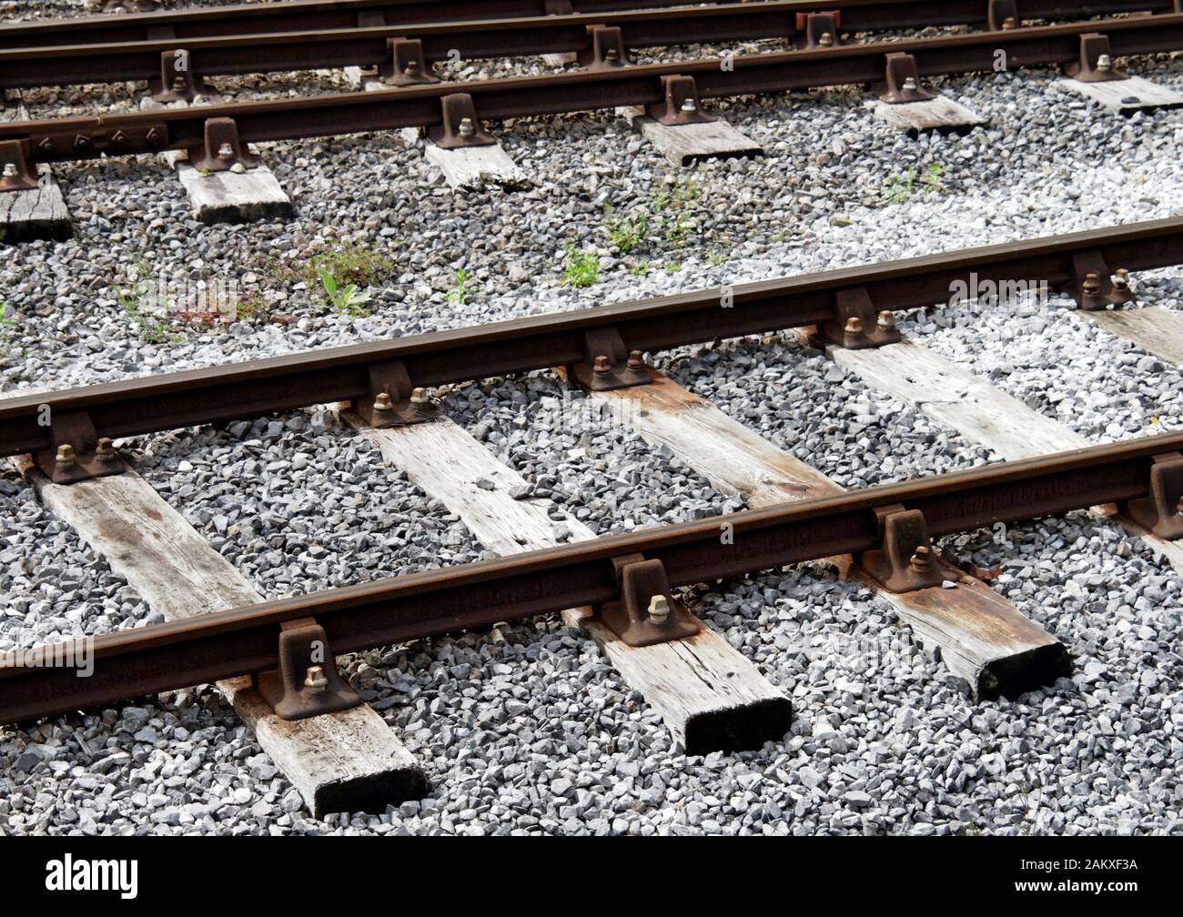 Im alten Stil Stier - Kopf in der Stühle auf Holzschwellen gehalten, eine Art Eisenbahn permanente Weise bis in die jüngste Zeit und erfordern regelmäßige Wartung verwendet. Stockfoto