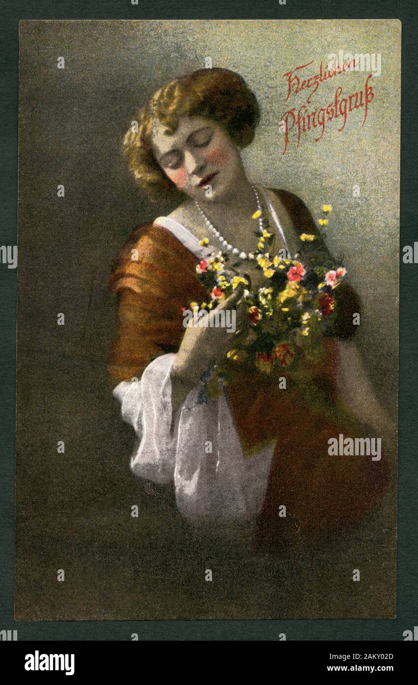 Europa, Deutschland, Pfingstpostkarte, träumende junge Dame mit einem Blumenstrauß, Text: "Herzlichen Pfingstgruß', sterben Aufnäher wurde 1919 geschrieben, Künstler ist mir unbekannt, Verlag E.H.&Co. Ich. B., Serie 613/6. / Europa, Deutschland, Pfingsten Postkarte, farbige Zeichnung zeigt eine junge Frau mit einem Blumenstrauß, Text: "Herzlichen Pfingstgruß' (wärmsten Pfingsten Grüße), die Postkarte 1919 geschrieben wurde, weiß ich nicht alles über den Künstler, Verlag: E.H. und Co. Ich. B., Serie 613/6. Stockfoto