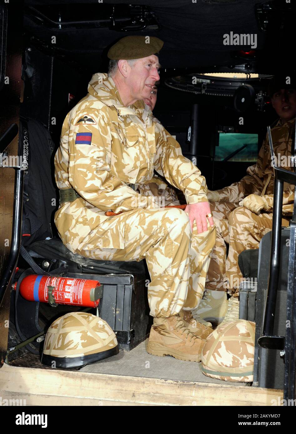 Der Prinz von Wales Truppen Inspizieren von der Welsh Guards in ihren Kasernen in Aldershot vor dem Regiment in Afghanistan bereitgestellt wird. Stockfoto