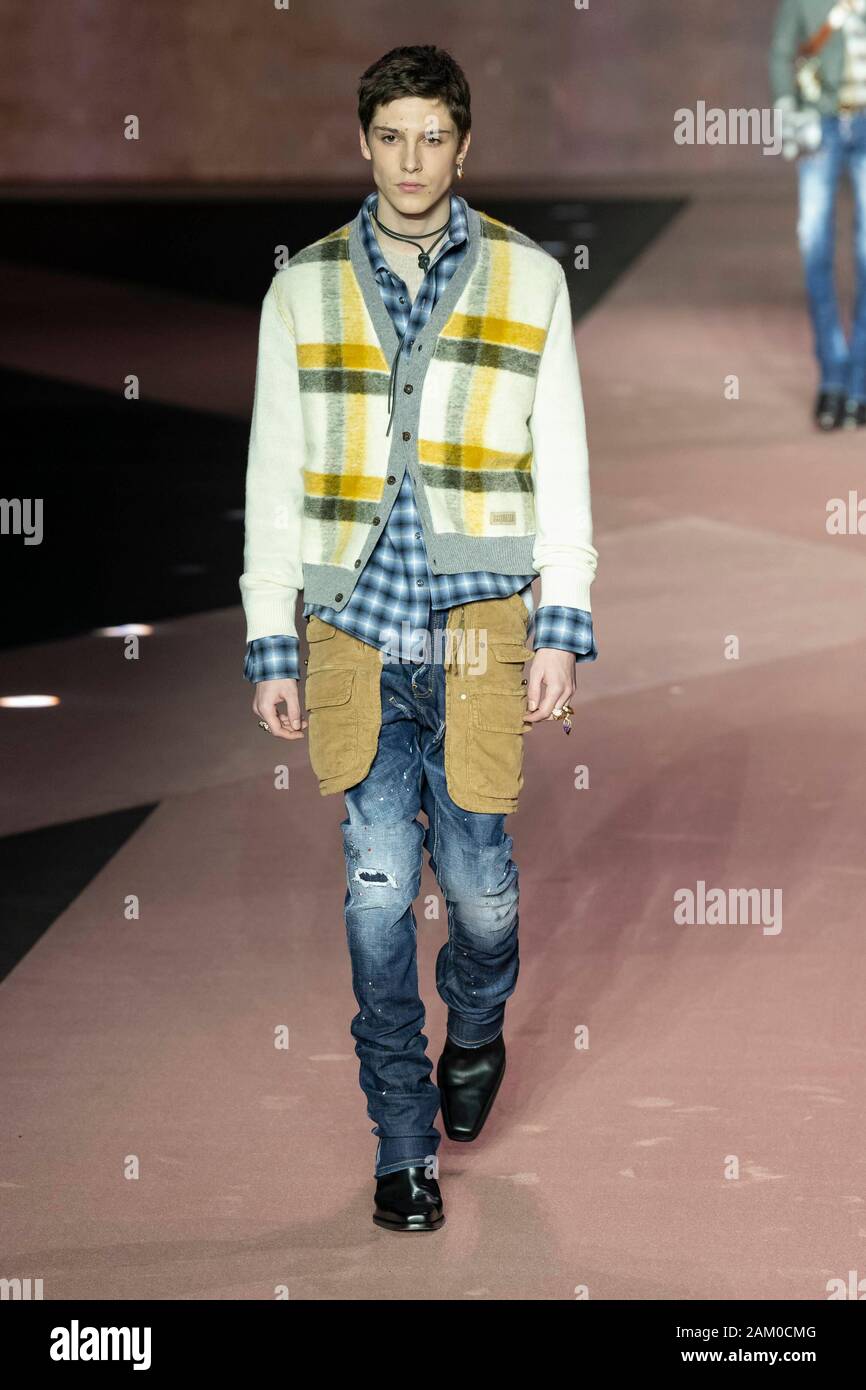 Mailand, Italien. 10 Jan, 2020. DSQUARED2 Herbst/Winter 2020/2021 Start- und Landebahn in Mailand auf der Modewoche Männer" Januar 2020 - Mailand, Italien 10/01/2020 | Verwendung der weltweiten Kredit: dpa/Alamy leben Nachrichten Stockfoto
