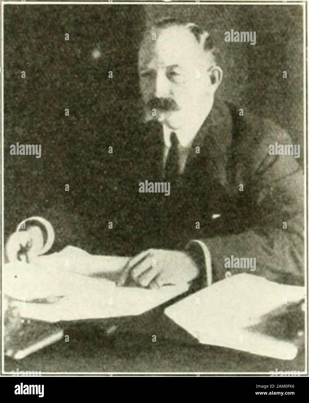 Eisenbahn- und Lok Engineering. kerley hat ap - wies Kfz-meister der Gelb-stein Abteilung des Nördlichen Pazifik, mit Büro in Glcndivc. Mont.-ing Herr E. D. Johnson, übertragen, Herrn John F). Kendrick, ehemals niaslcrtnachanic des HnfTalo. RiK - Hester & Pittsburgh bei Pnnxalawtiry, Pa, b; isbeen zu einem ähnlichen | M "iiion ernannt auf der gleichen Straße, mit Büro bei Du Bois, Pa. Herr Paul.. Platz hat der Werbung appointedmanager departmentol die Cleveland, Cincinnati, Chicago and St.. Louis und Cincinnati Northern Rail - Straßen, mit Sitz in Cincinnati, Ohio. Mr. Stockfoto