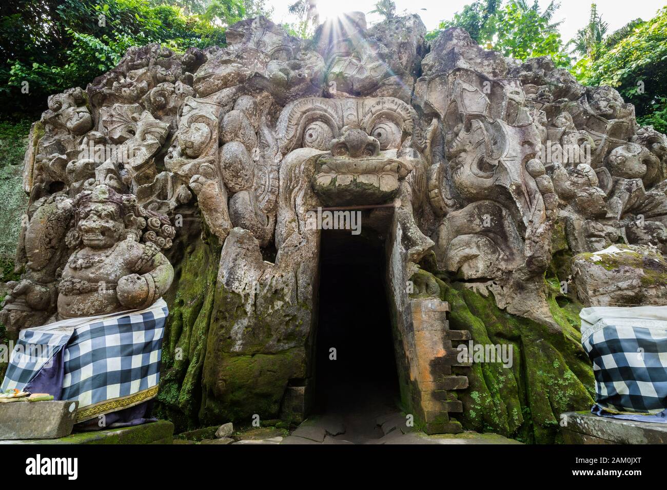 Goa Gajah Elephant Cave, Höhle in Ubud, Bali, Indonesien. Stockfoto