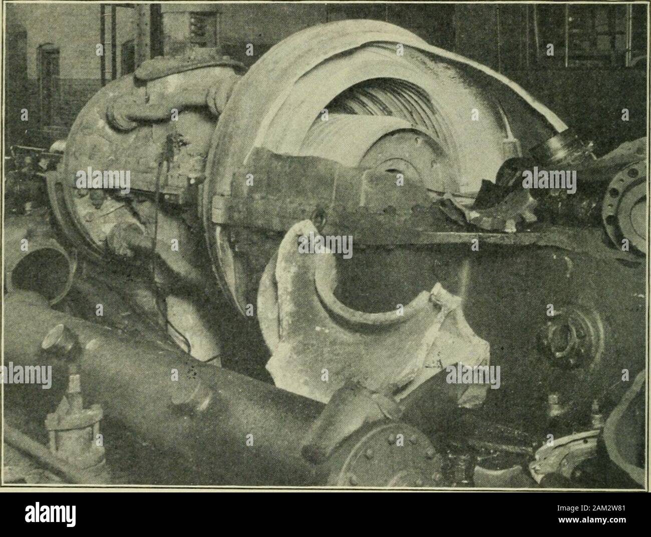 Die Lokomotive. 8 o die Lokomotive Juli, gebrochene Klinge Wracks Turbo- Generator plötzlich Brechen des Blades, wahrscheinlich durch die Slug von  watercoming durch mit dem Dampf, führte zur Zerstörung einer 4.000 kw.  Turbo-Generator