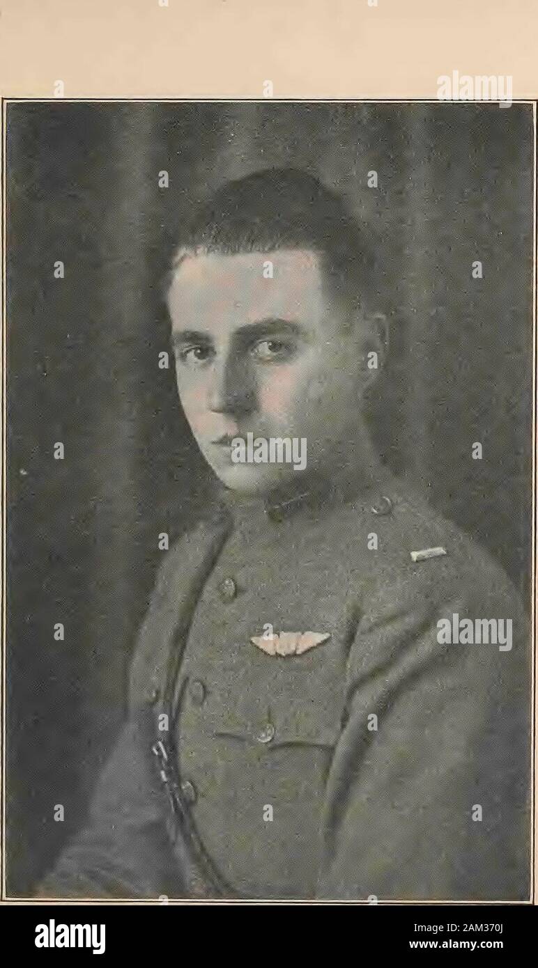 New England aviators 1914-1918; ihre Portraits und ihre Aufzeichnungen. abgewehrt Die Croixde Guerre, mit Palmen, für Krankenwagen; auch eine Medaille andcitation der französischen Regierung. Eine zusätzliche citation fromGen. Pershing ihn zu einem Eichenblatt berechtigt, mit dem D.S.C. D.S.C. Während auf einer fotografischen Mission in der Nähe von Stenay, seine Arbeit mit der beingseriously gestört. Brand einer Bildung von feindlichen Flugzeugen, Lieutenant Lambert vorübergehend seine Sendung abgesetzt wurde, angegriffen Delta-formation und verteilte es, die Zerstörung eines Flugzeug- und Ernst damaginganother. Dann kehrte er zu seinem Zie Stockfoto