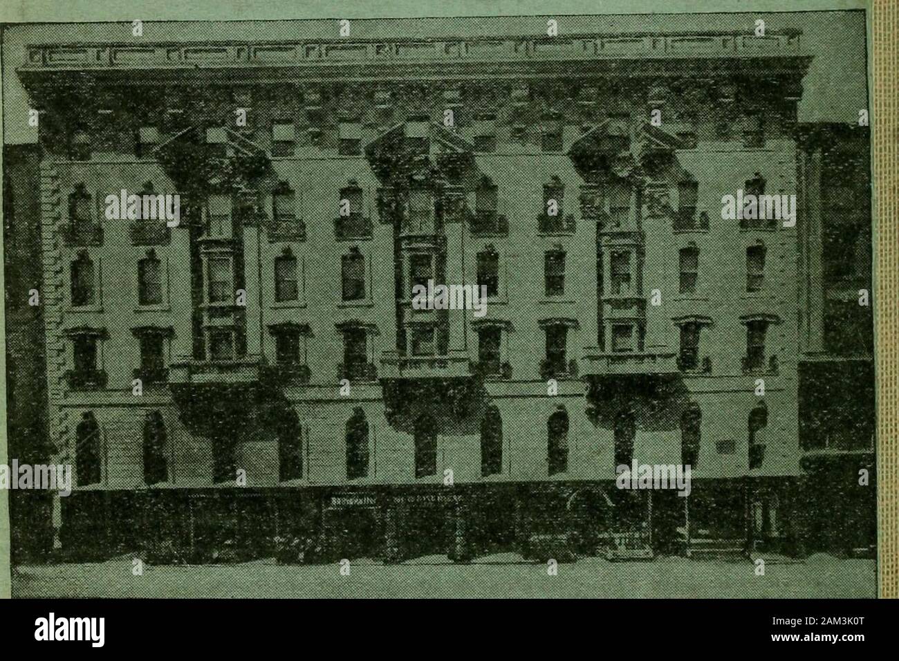Rand McNally & Co.praktische Anleitung zu Boston und Umgebung.. . Orvia der 6. oder 3. Avenue erhöhten, und stoppen Sie bei Bleecker auf die Sixth Avenue, andHouston Street Station auf der Dritten Avenue line, drei Minuten vom Hotel entfernt. Die Zentrale wird auf den Amerikanischen und Europäischen Plan ausgeführt werden. Der reguläre Tarif der Gebühren für jede Person werden nur für das Zimmer. - - - - Al 00. $ 1,50 und $ 2,00 für Ausleger und Vorstand, -. - $ 2.50, $ 3,00 und $ 3,50 für einzelne Mahlzeiten,.--.-------- 75 Cent Mahlzeiten, wenn genommen? mit Zimmern, für vollen Tag, 50 Cent jedes Zimmer mit Salon oder Badewanne, extra nach Größe, Lage, und Stockfoto
