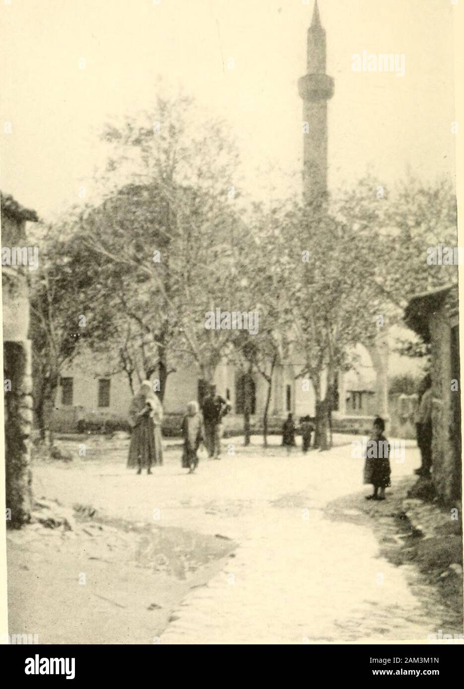 Eine Nation, die an der Bucht, was eine Amerikanische Frau sah und nicht im Leiden Serbien. Eleutlicrios rrcinier Vciiizclos, Griechisch. Voclen. Ich DIE RÜCKKEHR 209 in das Zimmer gezeigt. Das Zimmer war offen toobservation aus der Halle, die eine Seite ist komplett verglast, so ängstlich waren seine Freunde, dass hemight angegriffen und verletzt werden. Er grüßte usmost cordiallj. Madame, ich finde sehr Ingleesh deeficult - ifyou erlauben Sie mir Französisch? War seine Entschuldigung an Treffen-ing. Dann über eine Stunde dieses, der Belebtesten manin Griechenland zu dieser Zeit mit mir von liis plansand Bestrebungen gesprochen! Er sprach von der König und saidhe hoffte, Konstantin würde s Stockfoto