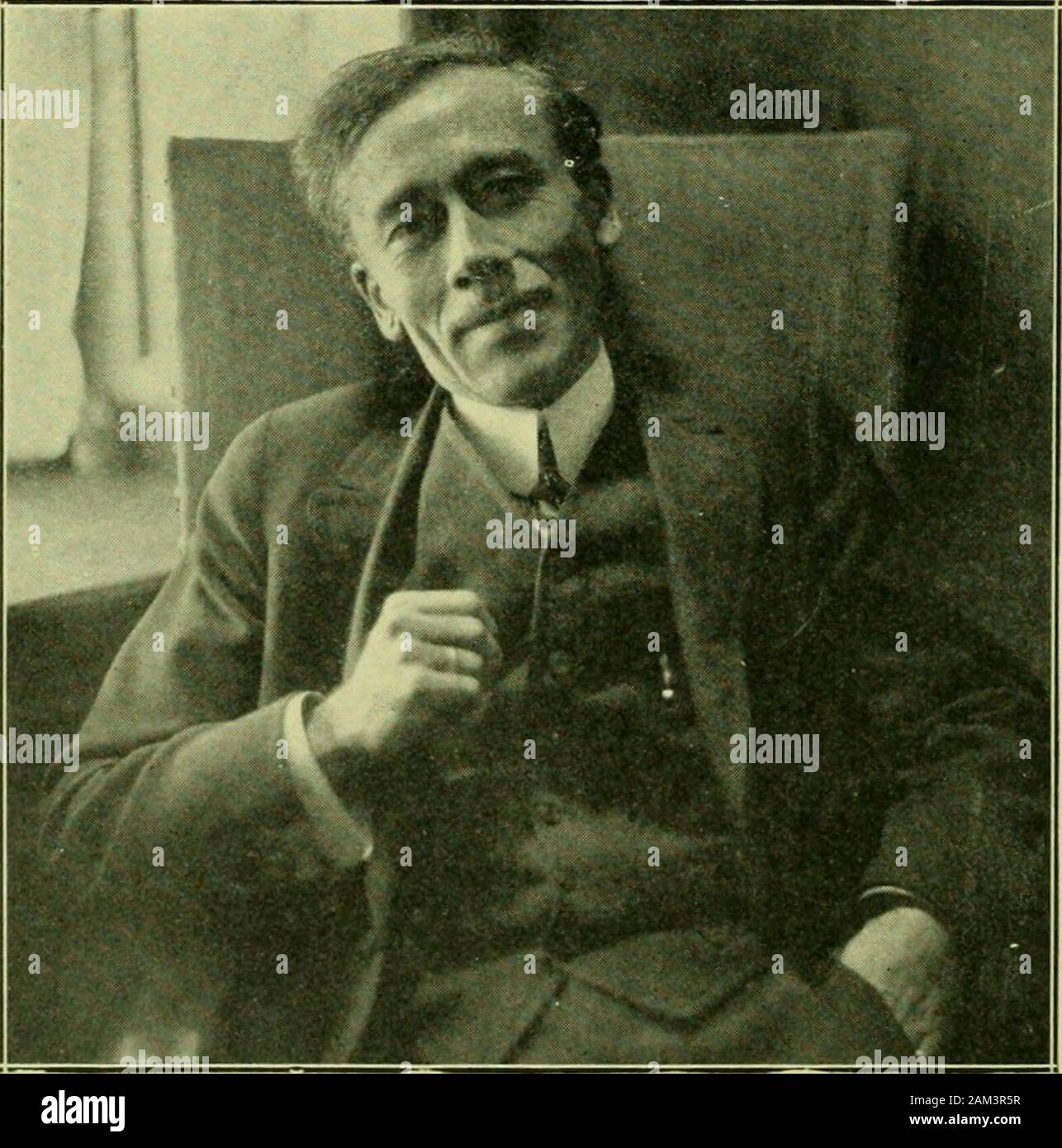 Die Schenectadian, schildert die Vorteile, Attraktionen und Möglichkeiten der elektrische Stadt. Itch S. Henry, der Maiutger SchenecladiiuiPromoter von Coiisirui-izc Li (hlicily. E.Wilson Tntllc. Herausgeber des Schenectadian; spezialisiert auf Stadt und industriellen Literatur 56 SCHENECTADY: kurze statistische Zusammenfassung Bevölkerungswachstum: 1900 US Census 1910 31,682 US Census 1912 72,826 84,916 1913 Post Post Volkszählung Volkszählung 1914 94,784 Post Volkszählung (einschließlich Anhang Gebiet 96,584 1914 geschätzt, am Jahresende 100.000 Bereich der Stadt, 5,075 ha; oder ca. 8 Km2. gepflastert Stockfoto