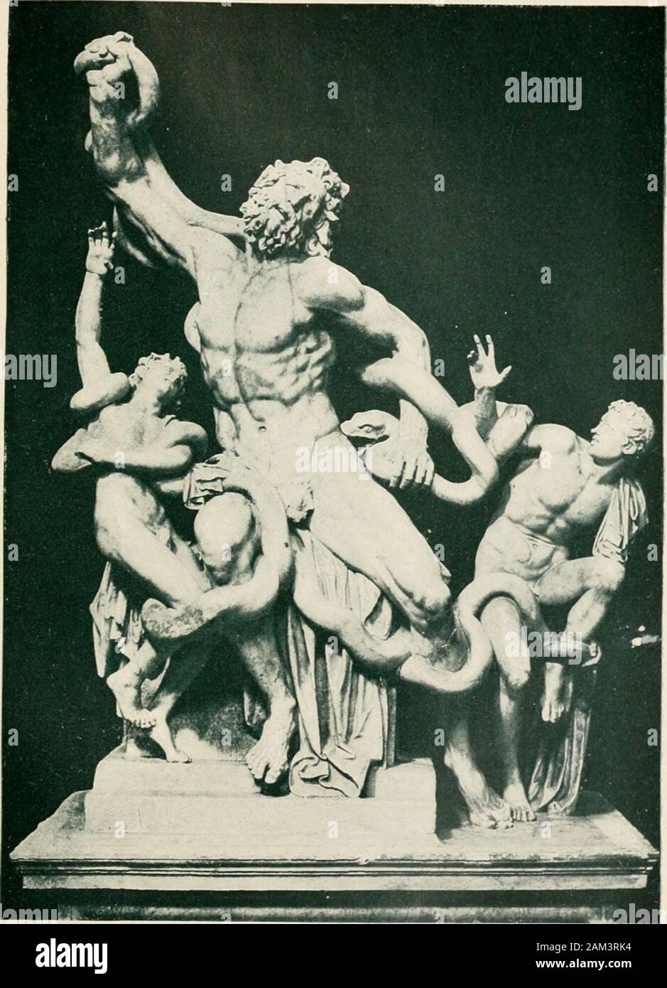 Mit Byron in Italien; eine Auswahl der Gedichte und Briefe von Lord Byron in Bezug auf sein Leben in ItalyEdited von Anna Benneson McMahan. s und hilft alongOur Übel mit einer Krücke - wie der Stab kommen, deren Touch schaltet Hoffnung zu Staub, - der Staub wir alle havetrod. CXXVI Unser Leben ist eine falsche Art, t ist nicht in der Harmonie der Dinge, - diese harte Dekret, das uneradicable Makel der Sünde, diese grenzenlose upas, das alle strahlen treeWhose Wurzel ist Erde, deren Blätter und Zweige beThe Himmel, Regen ihre Plagen auf Männer wie Tau - Krankheit, Tod, Bondage - alle Die Elenden sehen wir - und, schlimmer noch, die Elende sehen wir nicht - die Stockfoto