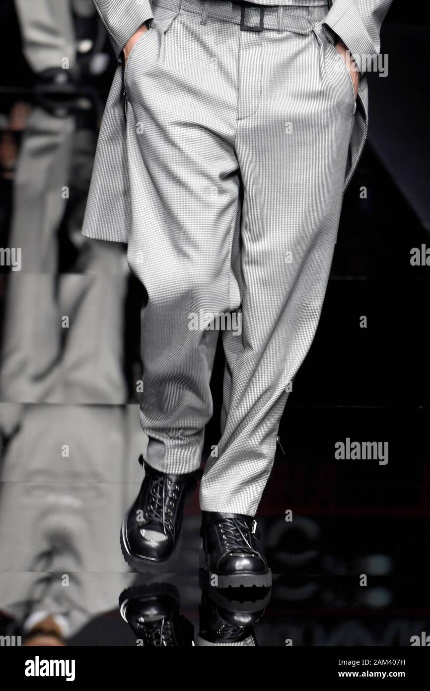 Mailand, Italien. 11 Jan, 2020. Mailänder Modewoche, Männer Herbst Winter. 2020 2021 Mailand, Männermode Herbst Winter 2020 2021. Emporio Armani Bild: Modell Credit: Unabhängige Fotoagentur/Alamy leben Nachrichten Stockfoto