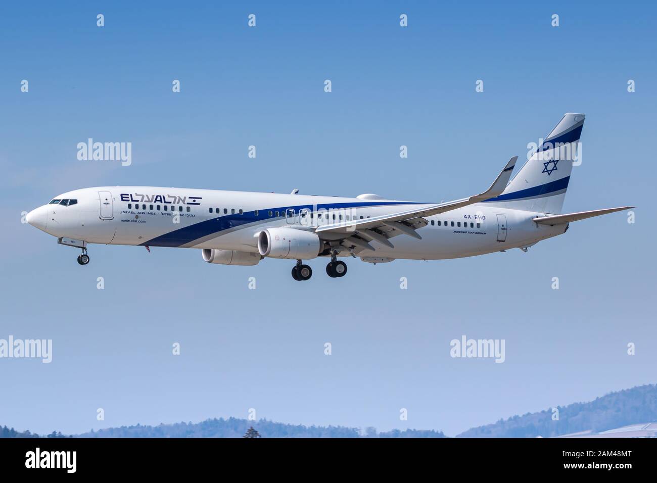 Zürich, Schweiz - 31. März 2019: Flugzeug El Al Boeing 737 am Flughafen Zürich (ZRH) in der Schweiz. Boeing ist ein Flugzeughersteller mit Sitz in Se Stockfoto