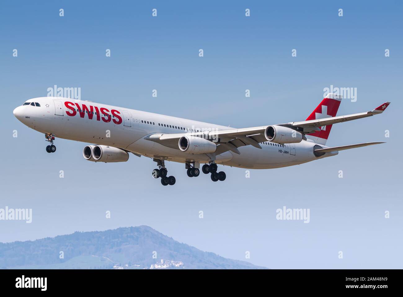 Zürich, Schweiz - 30. April 2018: Swiss International Airlines Airbus A340 Flugzeug am Flughafen Zürich (ZRH) in der Schweiz. Airbus ist ein Flugzeug Stockfoto