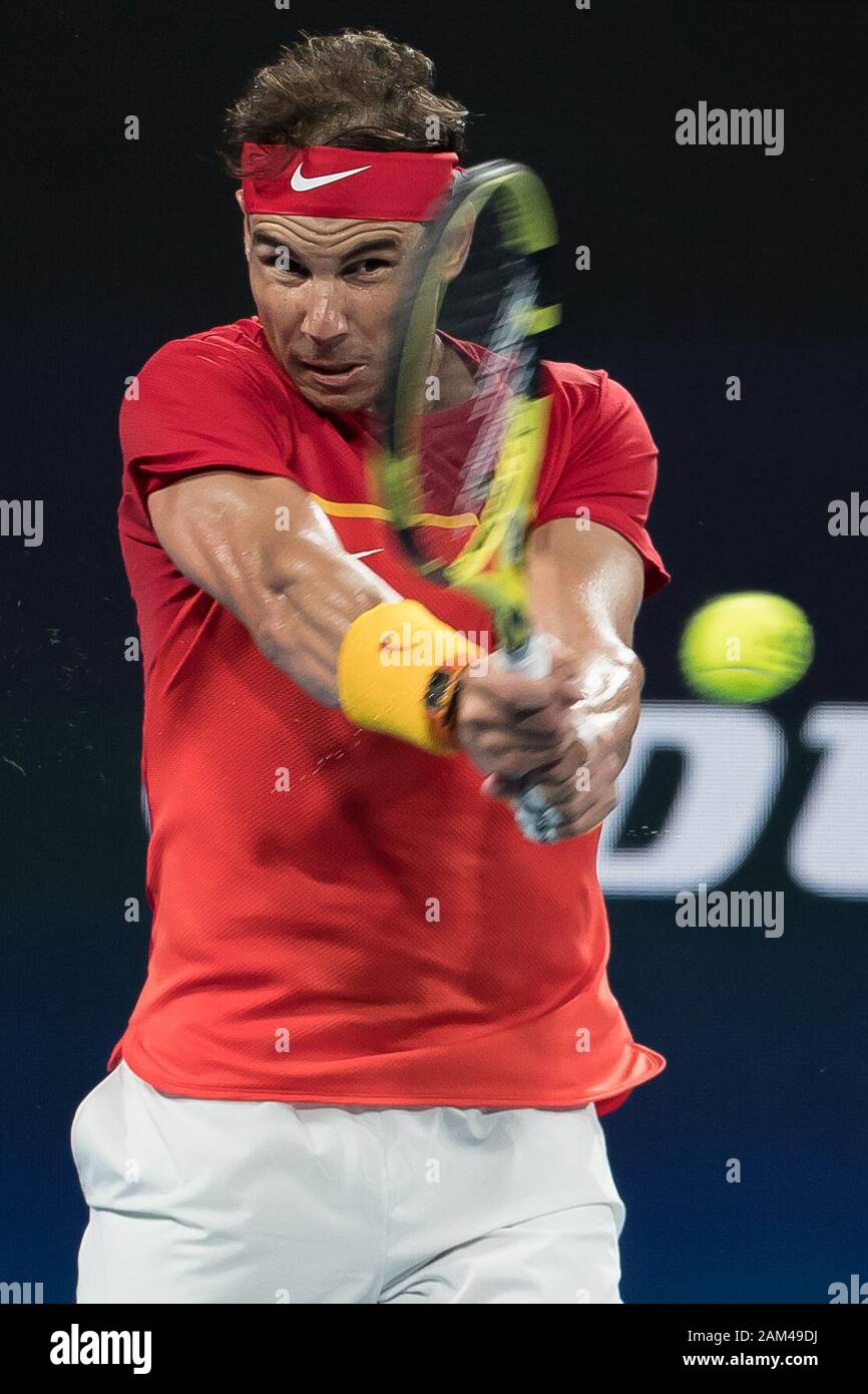 Sydney, Australien. 11 Jan, 2020. Rafael Nadal von Spanien konkurriert gegen Alex De Minaur von Australien beim ATP-Cup Halbfinale zwischen Spanien und Australien in Sydney, Australien, Jan. 11, 2020. Credit: Zhu Hongye/Xinhua/Alamy leben Nachrichten Stockfoto