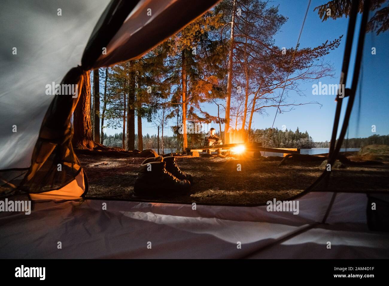 Abend am See Vääräjärvi im Nuuksio-Nationalpark, Espoo, Finnland Stockfoto