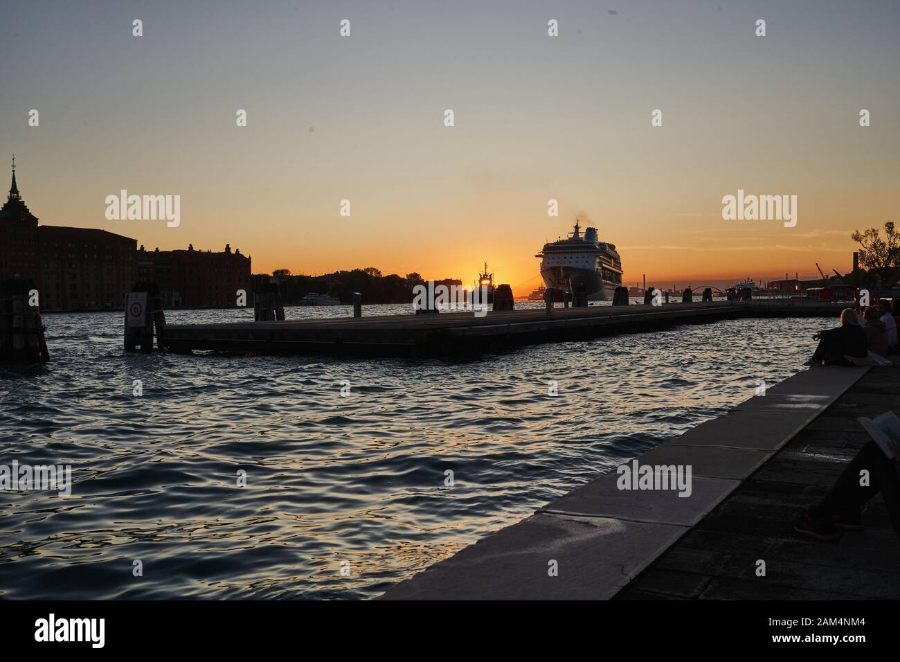 Kreuzfahrtschiffe in Venedig Stockfoto