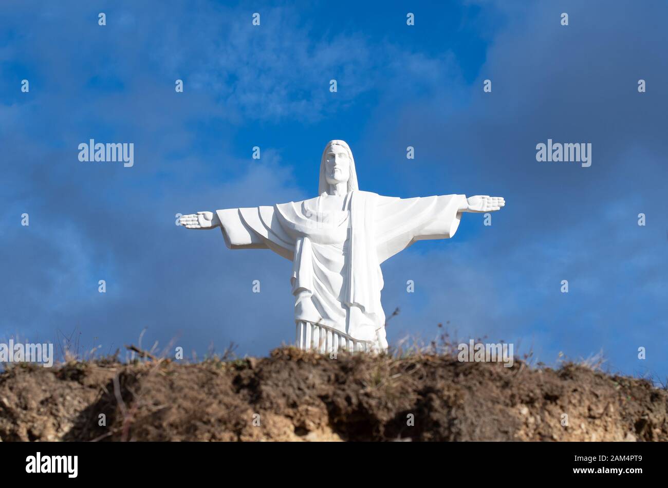 Statue von Jesus Christus bei Sonnenuntergang, Truskavec, Ukraine Stockfoto