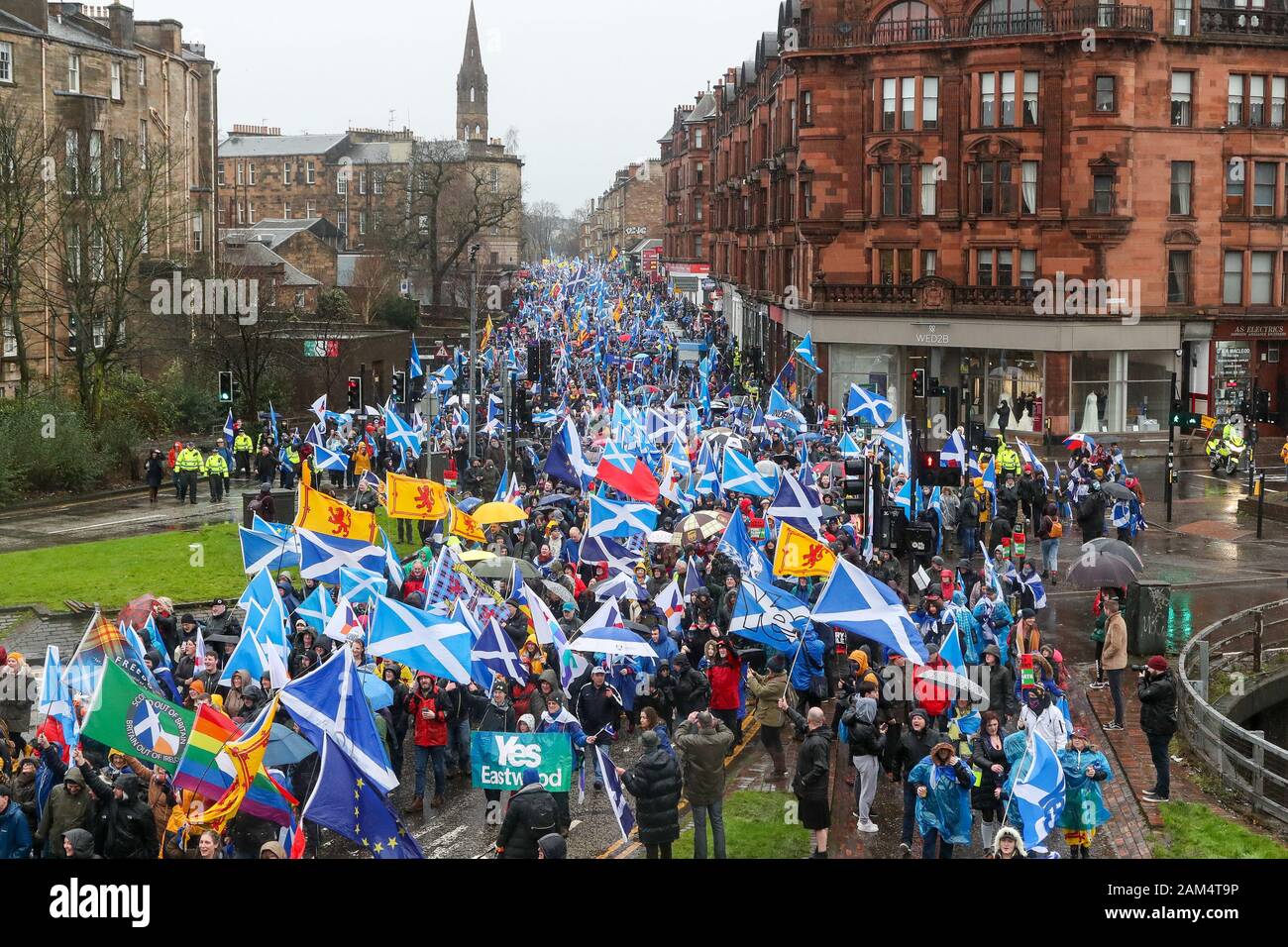 Glasgow, UK. 11. Dezember 2020. Alle unter einem Banner, eine Dachorganisation für alle schottischen Unabhängigkeit Gruppen statt einem Marsch durch das Stadtzentrum von Glasgow zur Unterstützung der schottischen Unabhängigkeit, anti Brexit und die konservative Regierung. Die Organisatoren hatten die Genehmigung für bis zu 100.000 Demonstranten teil und ein paar Tage zuvor erwähnt hatte, dass es bis zu 300.000 sein könnten. Credit: Findlay/Alamy Nachrichten Stockfoto