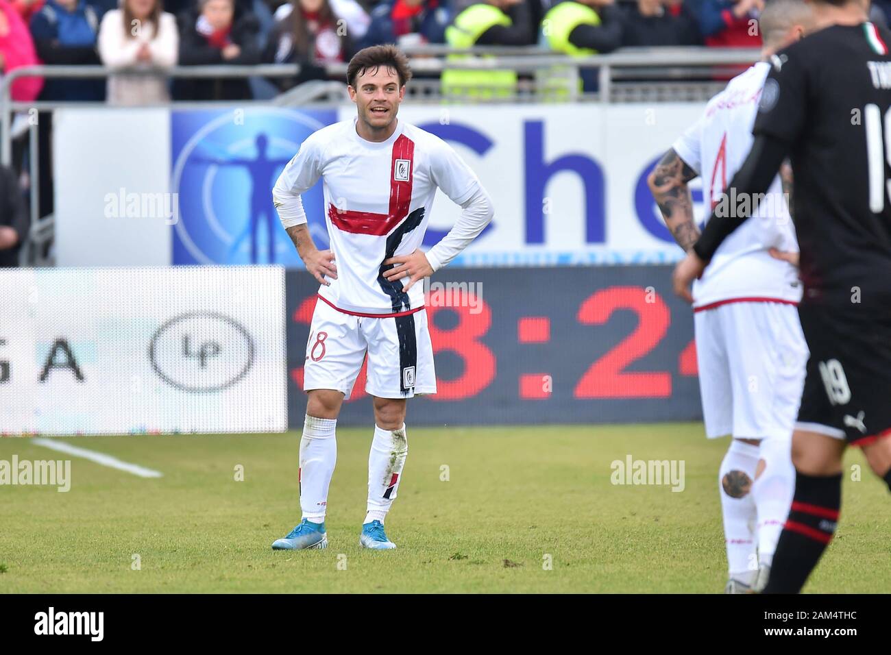 Cagliari, Italien. 11 Jan, 2020. nahitan nandez von Cagliari Calcio während Cagliari vs AC Mailand - Italienische Fußball Serie A Männer Meisterschaft - Credit: LPS/Luigi Canu/Alamy leben Nachrichten Stockfoto