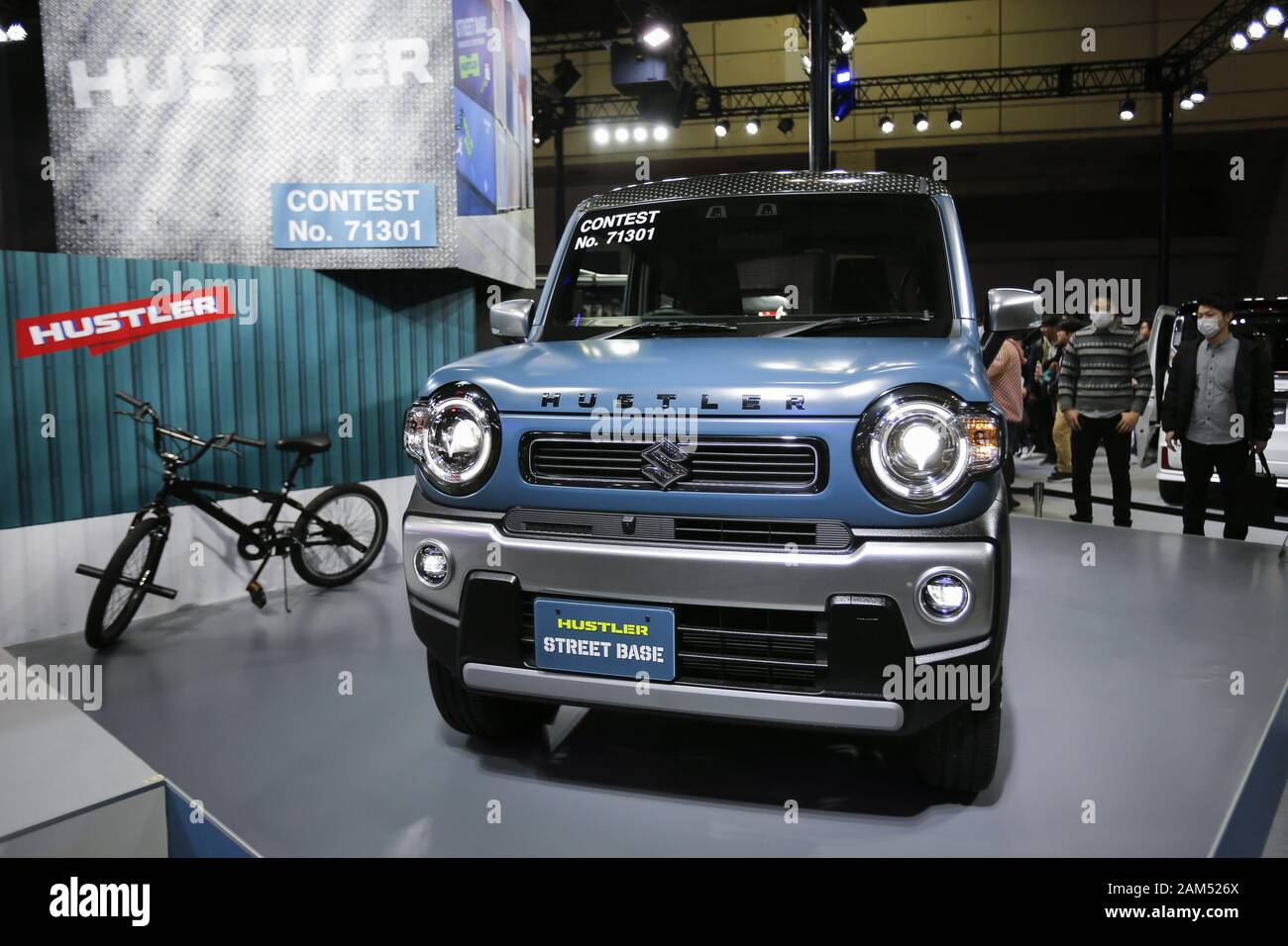 Chiba, Japan. 11 Jan, 2020. Die Hustler Street Base auf der Tokyo Auto Salon 2020 in Makuhari Messe International Convention Complex. Tokyo Auto Salon ist ein Automobil Ausstellung ihre neuesten technologischen Lösungen und Produkte für Autos zur Schau stellen. Die Messe läuft vom 10. Januar bis 12. Credit: Rodrigo Reyes Marin/ZUMA Draht/Alamy leben Nachrichten Stockfoto
