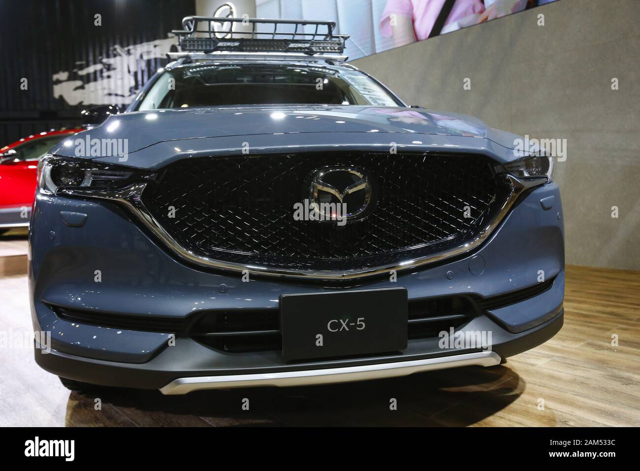 Chiba, Japan. 11 Jan, 2020. Der Mazda CX-5 auf der Tokyo Auto Salon 2020 in Makuhari Messe International Convention Complex. Tokyo Auto Salon ist ein Automobil Ausstellung ihre neuesten technologischen Lösungen und Produkte für Autos zur Schau stellen. Die Messe läuft vom 10. Januar bis 12. Credit: Rodrigo Reyes Marin/ZUMA Draht/Alamy leben Nachrichten Stockfoto