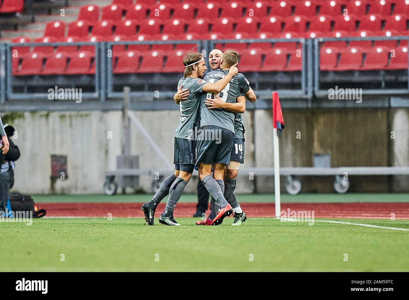 Nürnberg, Deutschland, 11. Januar, 2020. Max-Marlock-Stadion, Test Spiel, Testspiel, Freundschaftsspiel 1. FC Nürnberg - FC Bayern München (FC Bayern München): Lukas Jäger (Nr. 20) erzielt das 1:0 Quelle: Peter Kotzur/Alamy leben Nachrichten Stockfoto