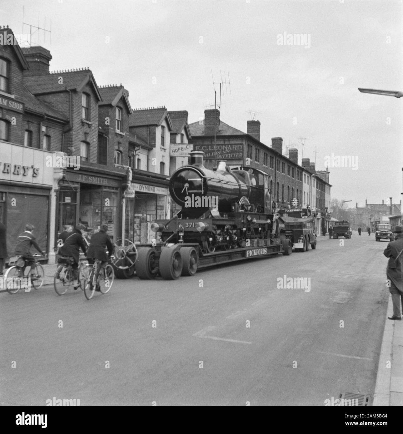 3717 - Die Stadt Truro von pickfords Schwertransporte auf der Swindon Depot ca. 1962 transportiert Stockfoto