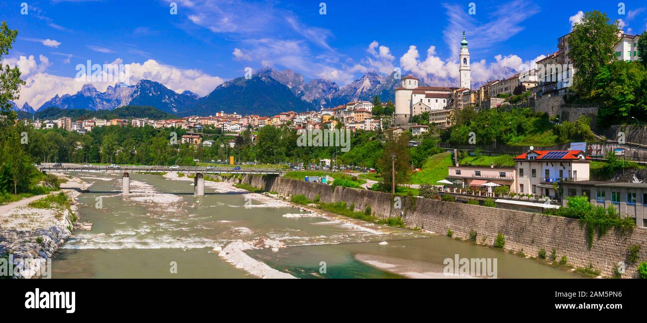 Schöne Stadt Belluno, Panoramaaussicht, Venetien, Italien. Stockfoto