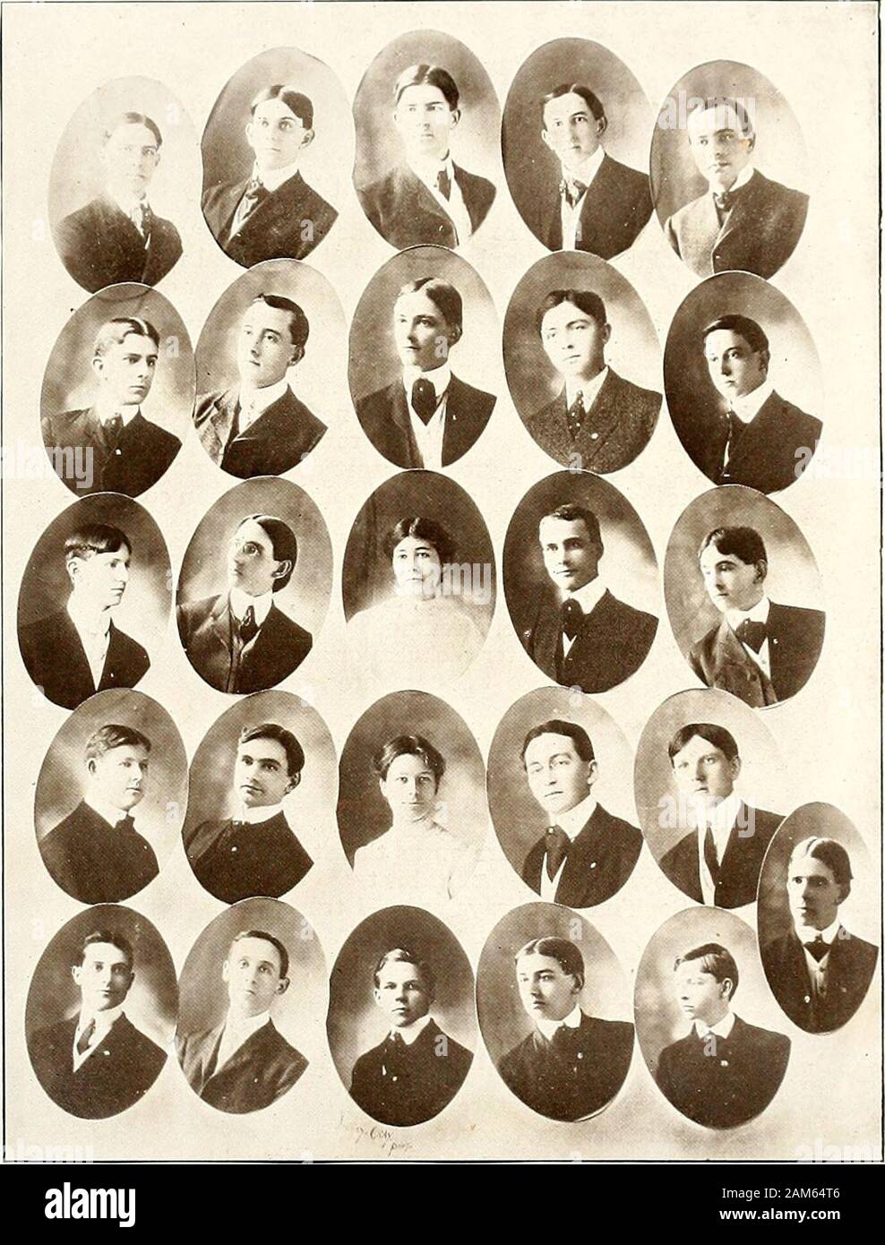 Bobashela. Wirt A. Williams, D. T. Ruff, C.L. Neill,. Miss Susie Ridgeway, W. G. A. Fleming. Miss Bessie Huddleston, C.C. Applewhite, Präsident. Vizepräsident. Sekretär. Schatzmeister. Dichter. Prophet. Historiker. Rolle von MEMBKRS. Hi; ddleston, Akers. Allen. Applewhite. Brister. Bullock. ; BURNHAM. Mayks. Sperren. Fleming. Frost. Davis, Carlton. McCleskey, W. A. Williams, Osborn, C. L. Neill, J.K. Williainls, Preis, vSCHOON. Teekocher, W E E M S, Schilf, OBrien, R I D G W A Y Rogers, Martin, NOLEN, Ruff, Terrell, TiNDALL, Warren. 4.4. Sophomore Class. 45 SOPHOMORE Klasse Gedicht. Mien kühlen Brisen der Winter kalt und Stockfoto