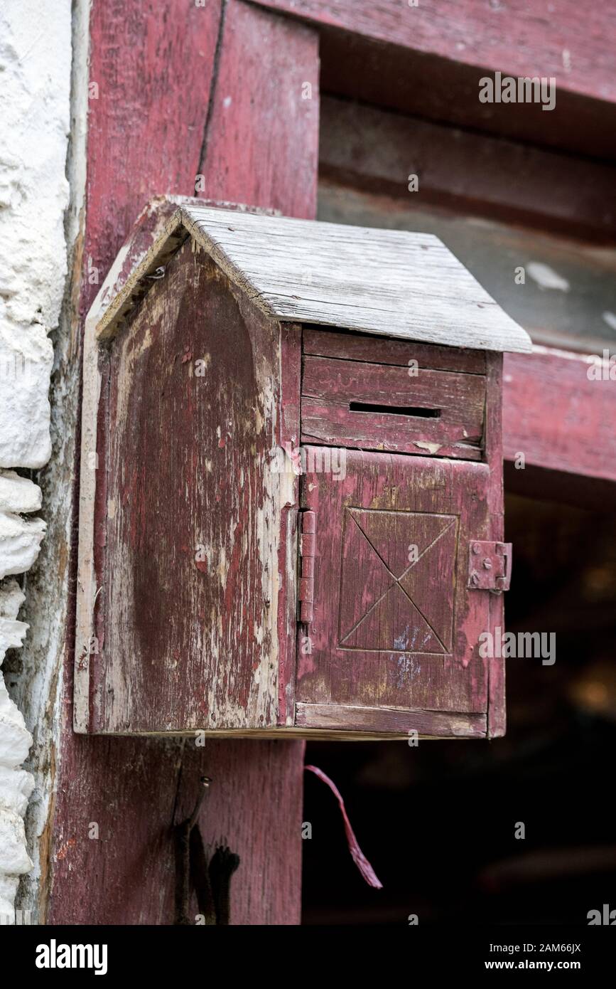 Altmodische mail box in Marpha Dorf, Mustang, Nepal Stockfoto