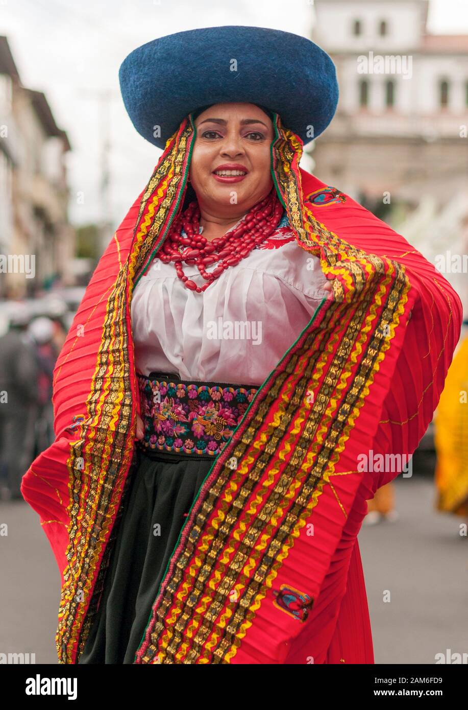 Teilnehmer an einem Straßenfest im neuen Jahr in Riobamba, Ecuador. Stockfoto