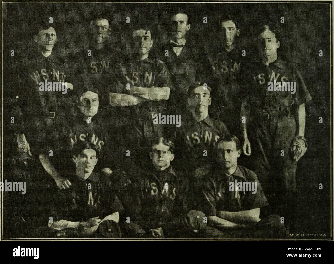 Die jährlichen Katalog der Offiziere und Studenten der Fort Hays Aux.-Zustand normale Schule: erste Jahr-5894-'03. twentyweeks der Klasse lesen drei bis vier Bücher, mit ergänzenden Prosa Compo-sition aus Riggss In Latinum, basierend auf den Kaiser. Der Zweck dieser Bedingungen arbeiten ist flüssig und genau in angeschlossenen Lesung sicherzustellen, und der Schwerpunkt der Bohrer ist auf Punkte der Syntax gelegt, particularlyall bei Konstruktionen, die Konstruktionen der indirekte Rede, und die verschiedenen Verwendungen des Konjunktivs. Die ideale in Vorbereitung ist kein Sen-Tence Pass ohne eine exakte appreci zu lassen. Stockfoto