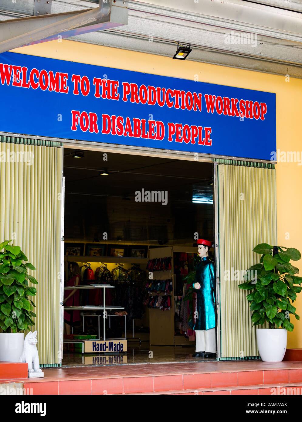 Shop Verkauf von Waren, die von behinderten Menschen hergestellt wurden, Ninh Binh, Vietnam, Asien Stockfoto