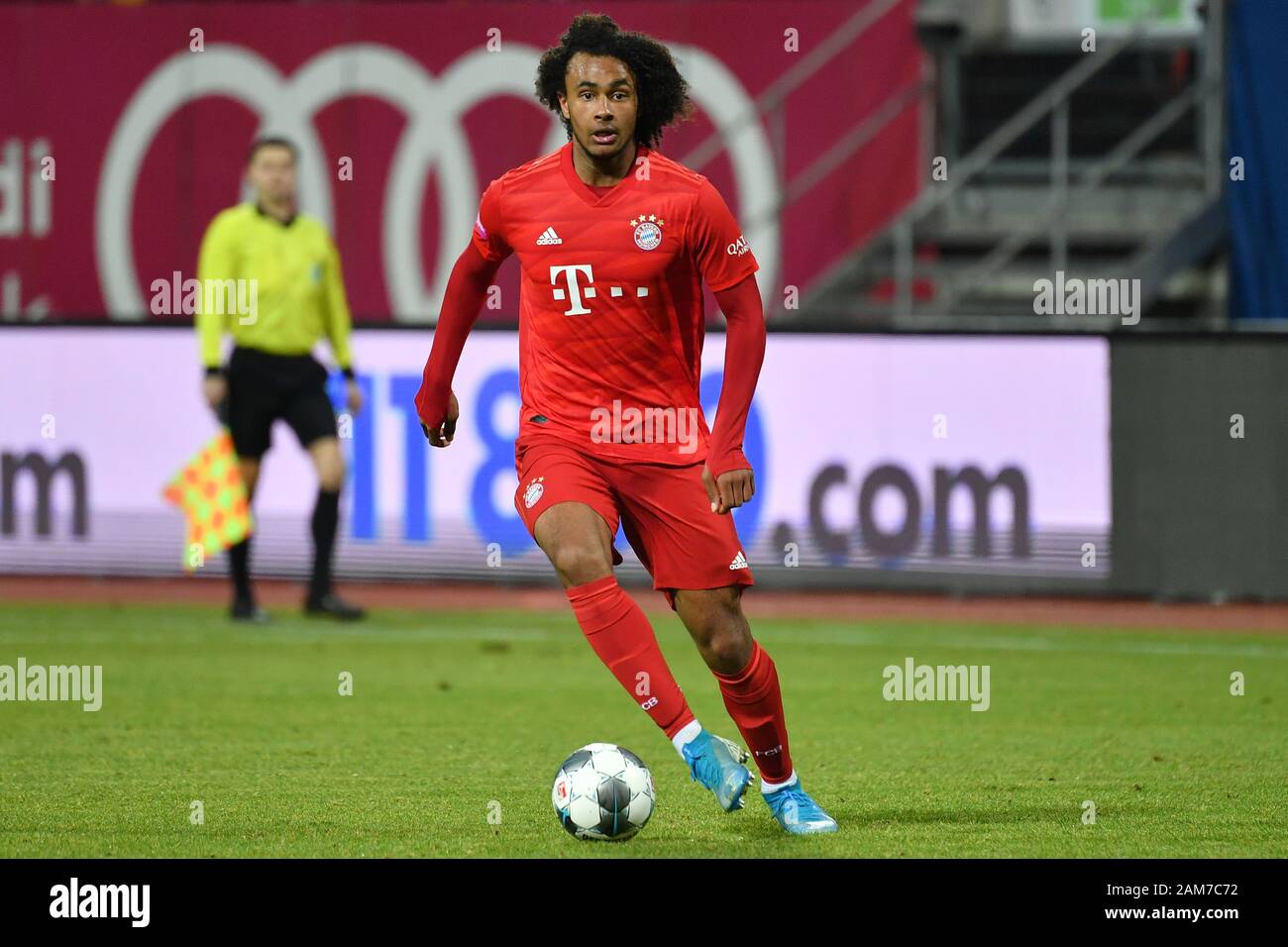 Nürnberg, Deutschland. 11 Jan, 2020. Joshua ZIRKZEE (FC Bayern München ...