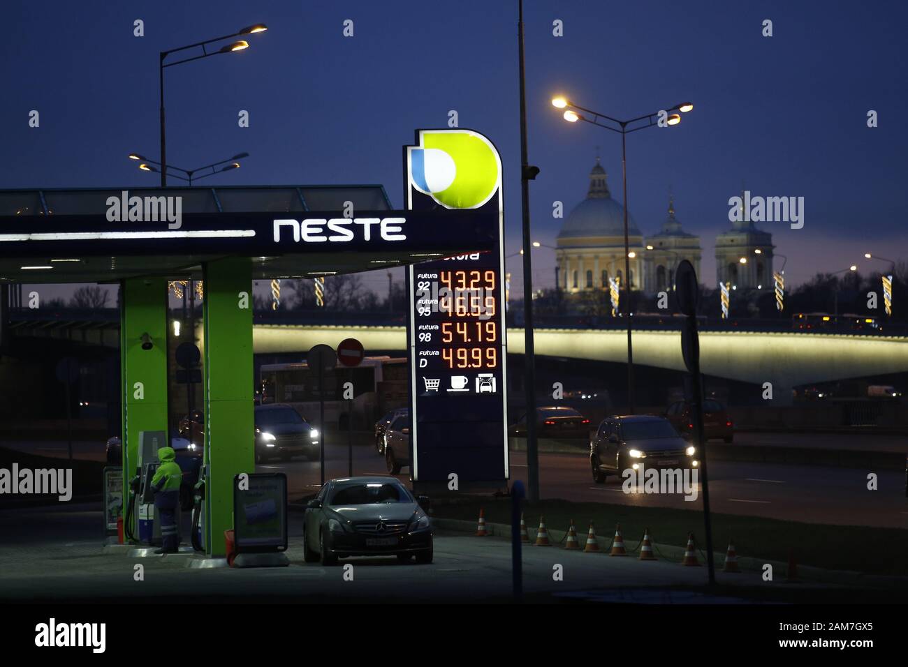 St. Petersburg, Russland. 11 Jan, 2020. Neste Oil Gas Station. Credit: Sergei Mikhaylichenko/SOPA Images/ZUMA Draht/Alamy leben Nachrichten Stockfoto